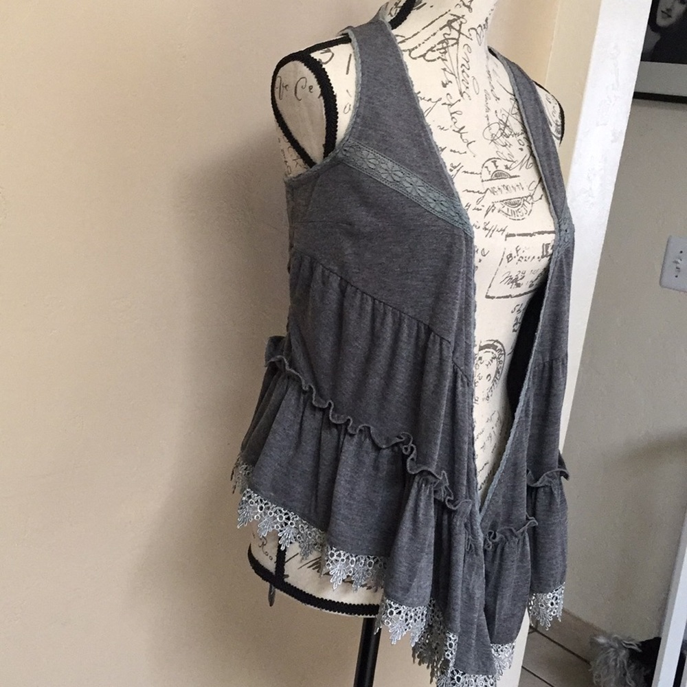 CECICO Waterfall with Ruffles Vest. Size Small